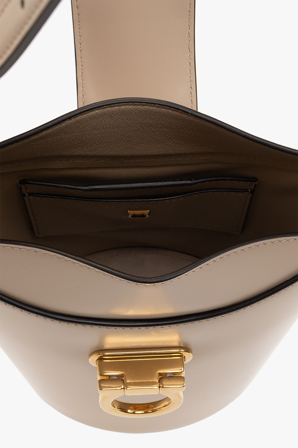 送料関税込☆Salvatore Ferragamo Leather Trifolio Bag☆超人気 Ferragamo | Trifolio crossbody black leather bag | Savannahs